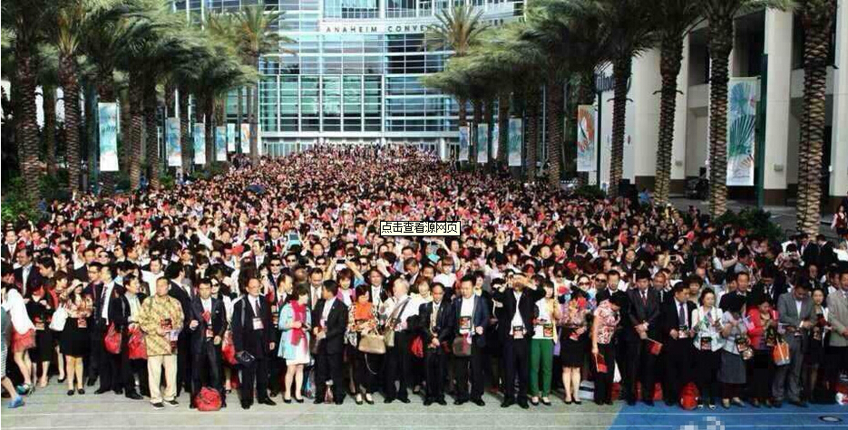 中国7000人旅行团在美国唱国歌升国旗_欣美途旅游网